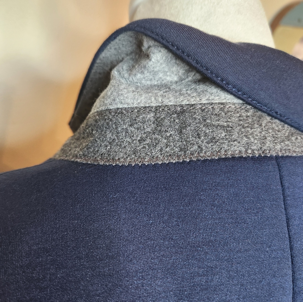 NEW Ann Taylor Navy Blazer Size 2 - Picture 5 of 7